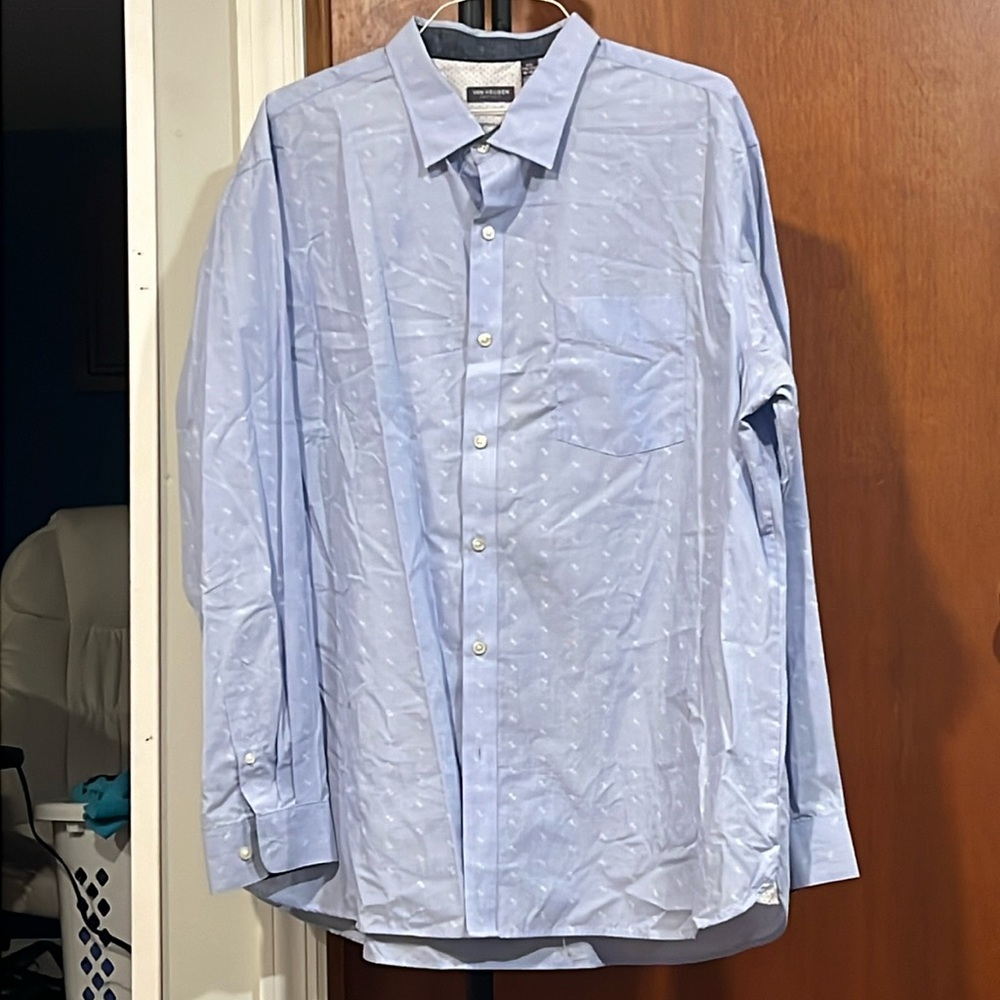 Vanheusen Mens Dress Shirt (will be ironed)